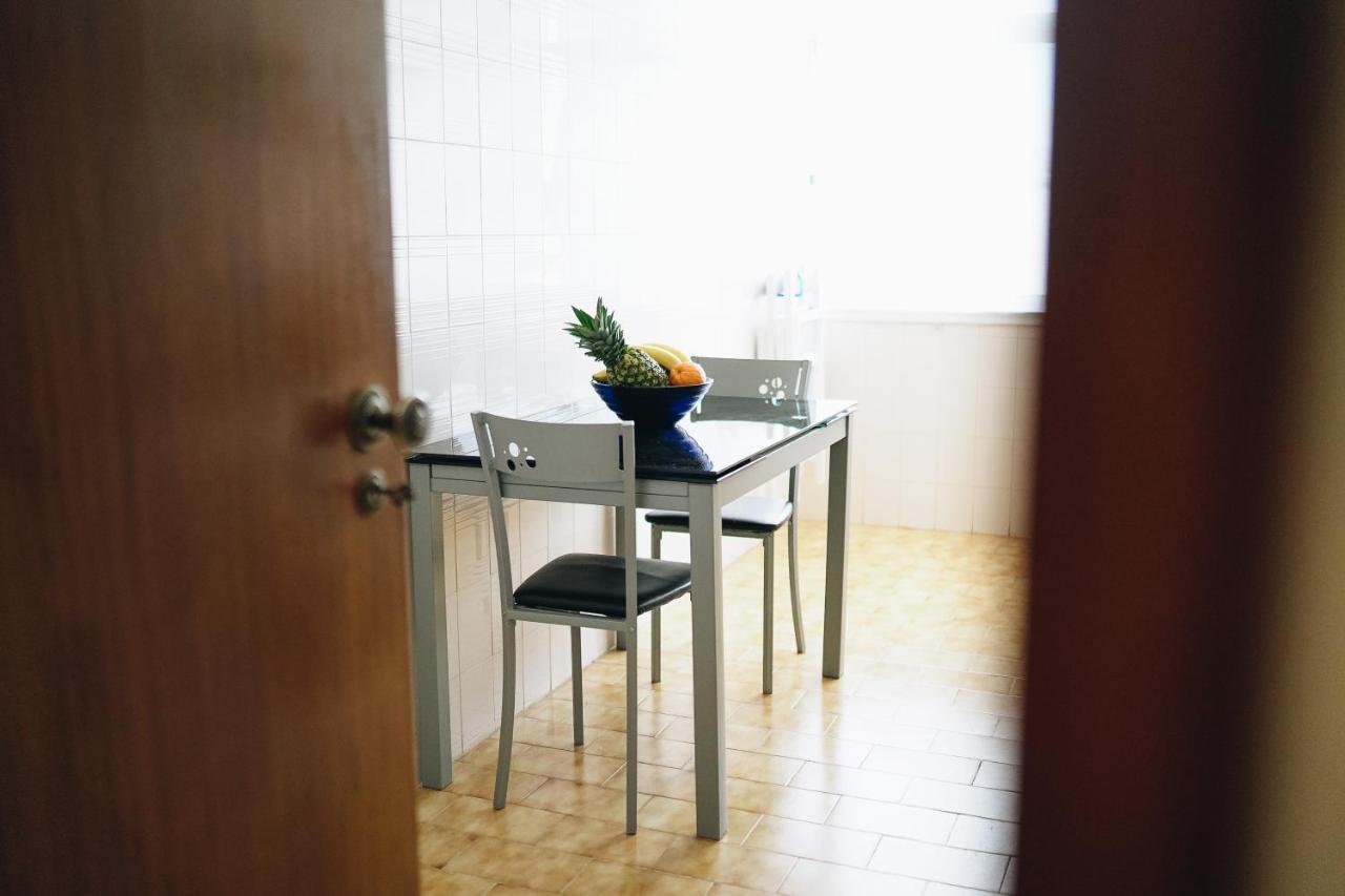 Ferienwohnung Host Wise - Sweet & Sunny Flat - Ace Location Quarteira Exterior foto